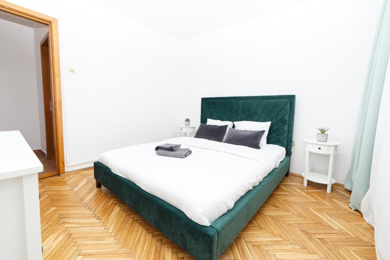 Color Ap Calea Victoriei 12C Leilighet Bucureşti Eksteriør bilde
